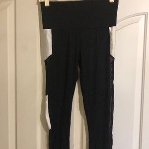Yoga pants with mesh cut out